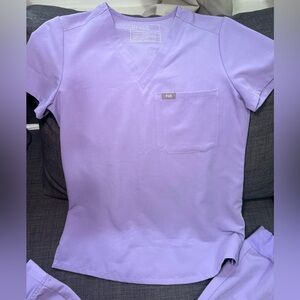 Figs Scrub set in color lavender